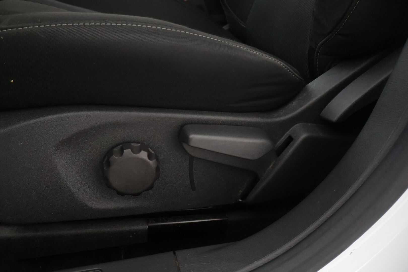 Ford Mondeo 2018 1,5 TDCi 120hv ECOnetic M6 Trend Wagon * Webasto / Vakionopeudensäädin / Lämmitettävä tuulilasi / P-Tutkat * - Suomi-auto / Apple &  Android 