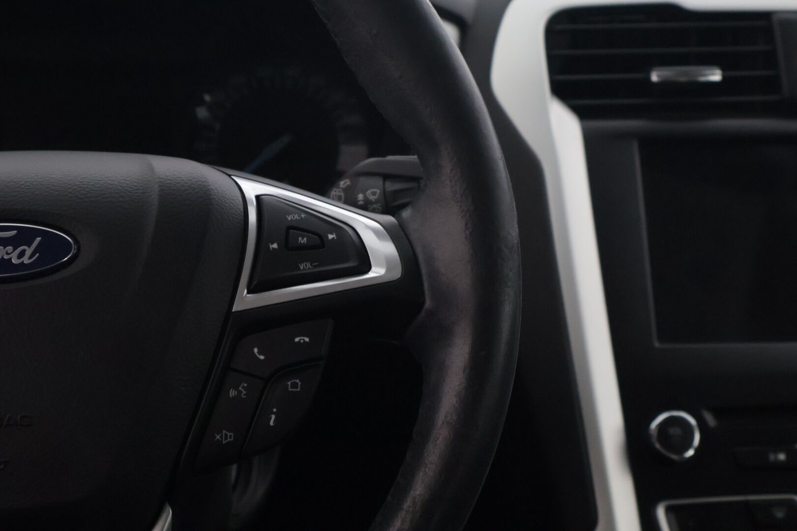 Ford Mondeo 2018 1,5 TDCi 120hv ECOnetic M6 Trend Wagon * Webasto / Vakionopeudensäädin / Lämmitettävä tuulilasi / P-Tutkat * - Suomi-auto / Apple &  Android 