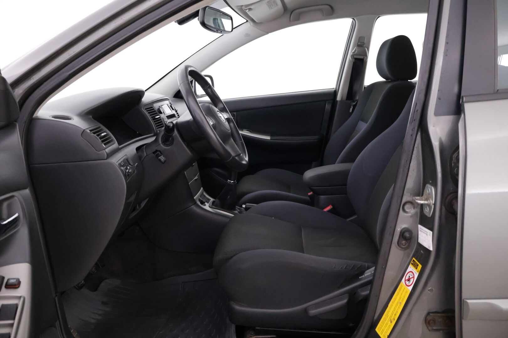 Toyota Corolla 2005 4D COROLLA SEDAN 1.6-ZZE121L-DEMNKW/260 - https://huutokaupat.com/kohde/5681115/toyota-corolla-2005
