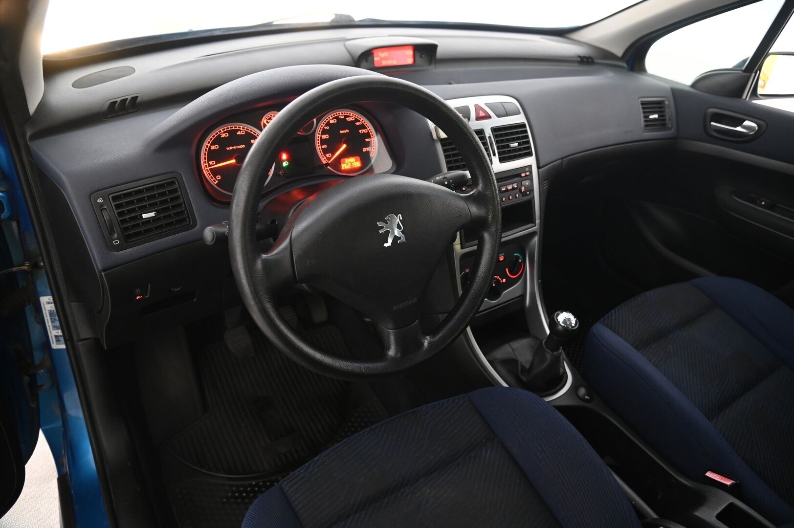 Peugeot 307 2003 4D HATCHBACK 1.6I-3CNFUB/261 ***MYYDÄÄN HUUTOKAUPAT.COM*** - ***MYYDÄÄN HUUTOKAUPAT.COM***