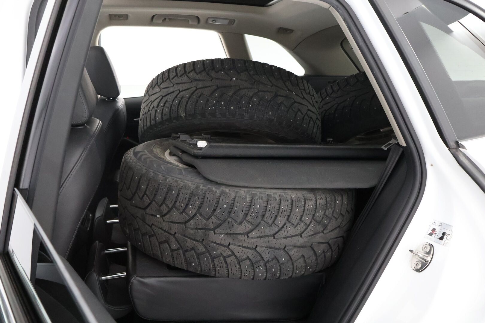 Audi Q5 2009 2.0 TFSI S-tronic Quattro - *NAHKA-ALCANTARA / LASIKATTO / SÄHKÖKONTTI / VETOKOUKKU / VAKKARI* *MYYDÄÄN HUUTOKAUPAT.COMISSA!!