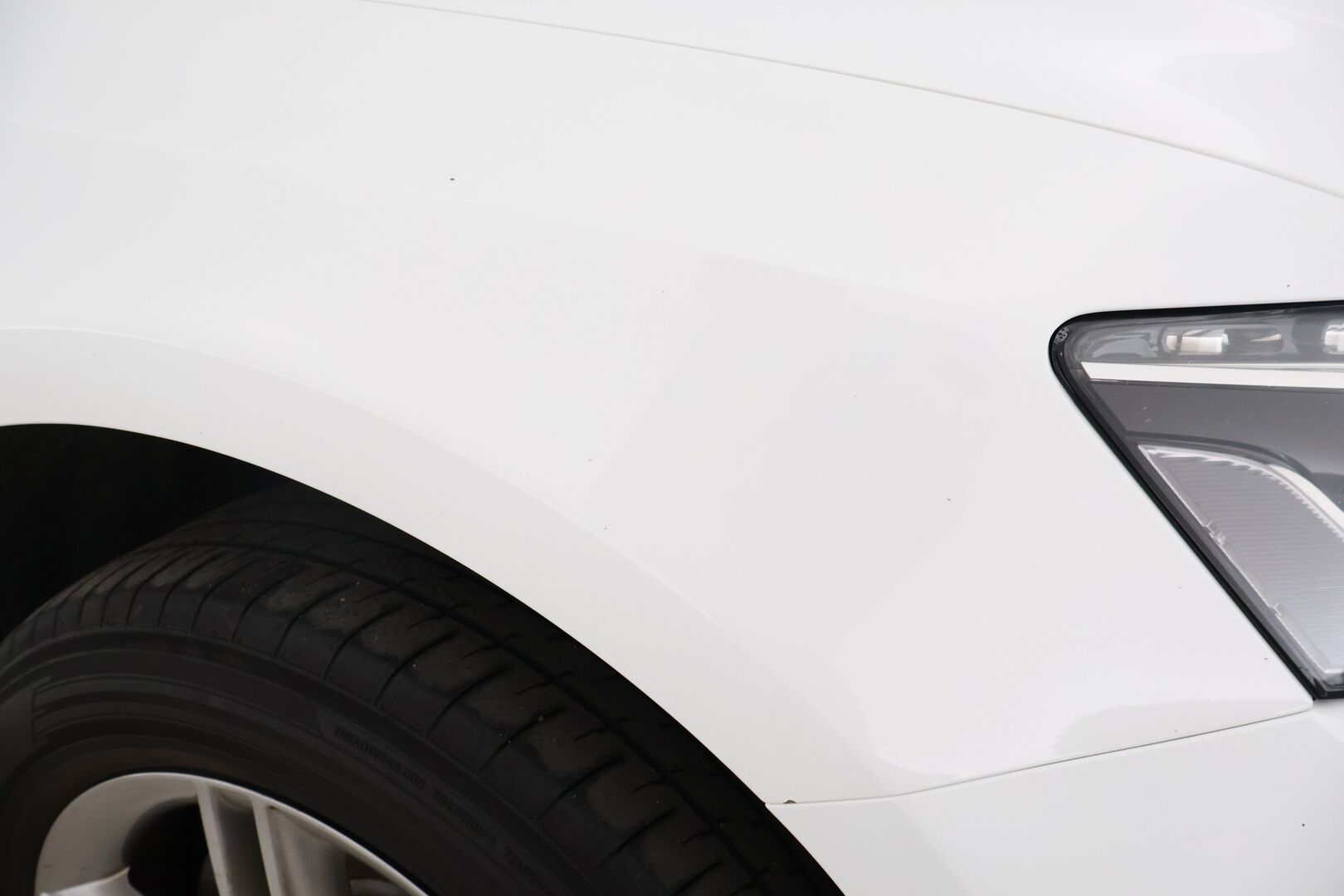 Audi Q5 2009 2.0 TFSI S-tronic Quattro - *NAHKA-ALCANTARA / LASIKATTO / SÄHKÖKONTTI / VETOKOUKKU / VAKKARI* *MYYDÄÄN HUUTOKAUPAT.COMISSA!!