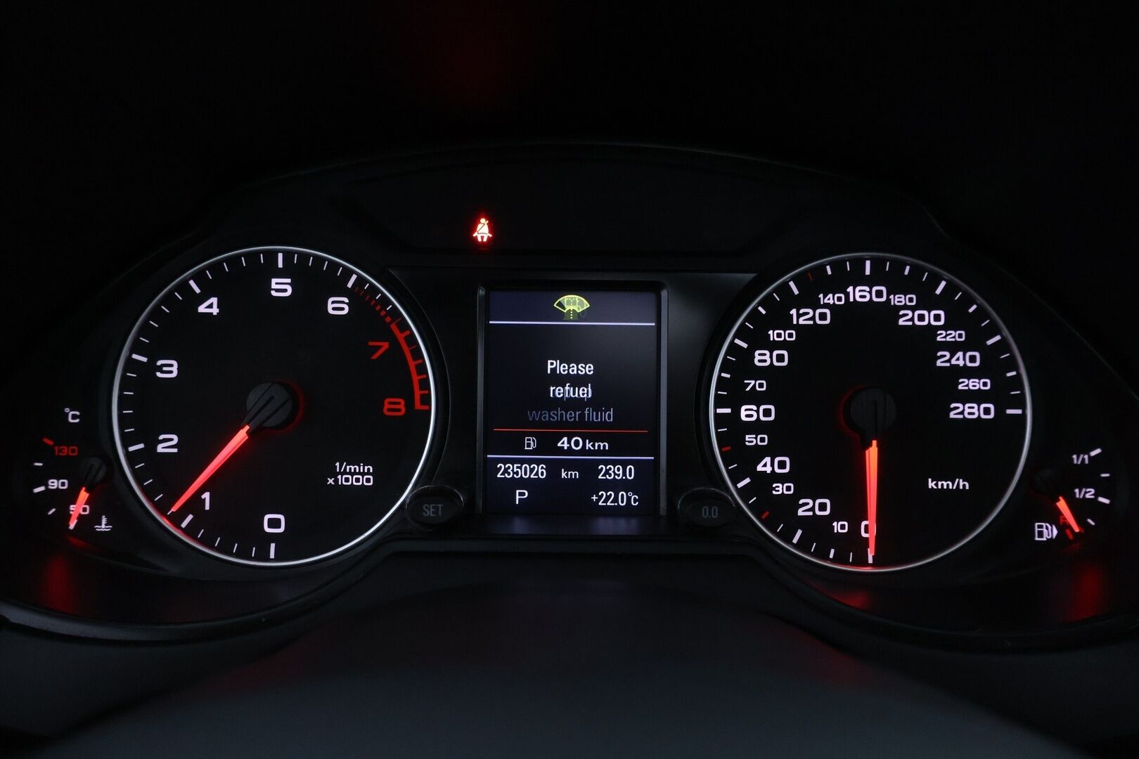 Audi Q5 2009 2.0 TFSI S-tronic Quattro - *NAHKA-ALCANTARA / LASIKATTO / SÄHKÖKONTTI / VETOKOUKKU / VAKKARI* *MYYDÄÄN HUUTOKAUPAT.COMISSA!!