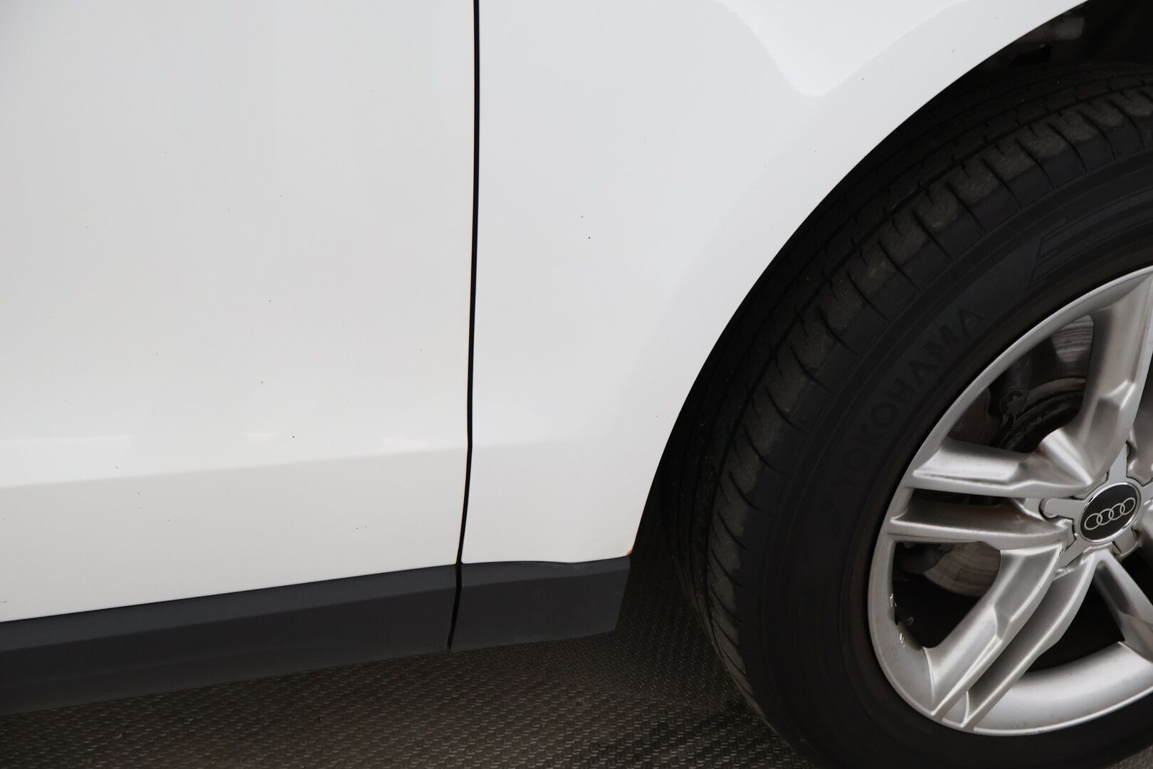 Audi Q5 2009 2.0 TFSI S-tronic Quattro - *NAHKA-ALCANTARA / LASIKATTO / SÄHKÖKONTTI / VETOKOUKKU / VAKKARI* *MYYDÄÄN HUUTOKAUPAT.COMISSA!!