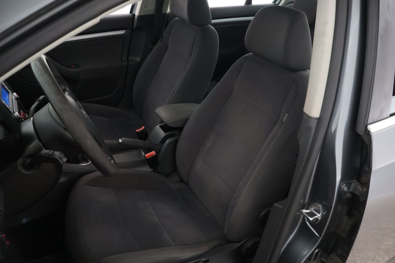 Volkswagen Jetta 2007 Comfortline 1,4 103 kW TSI / YritysOutlet - Myydään vain yrityksille / - YritysOutlet - Myydään vain yrityksille / Suomi-auto / Vakkari / Lohko+sisäp. / Siisti! / Kulkee hienosti