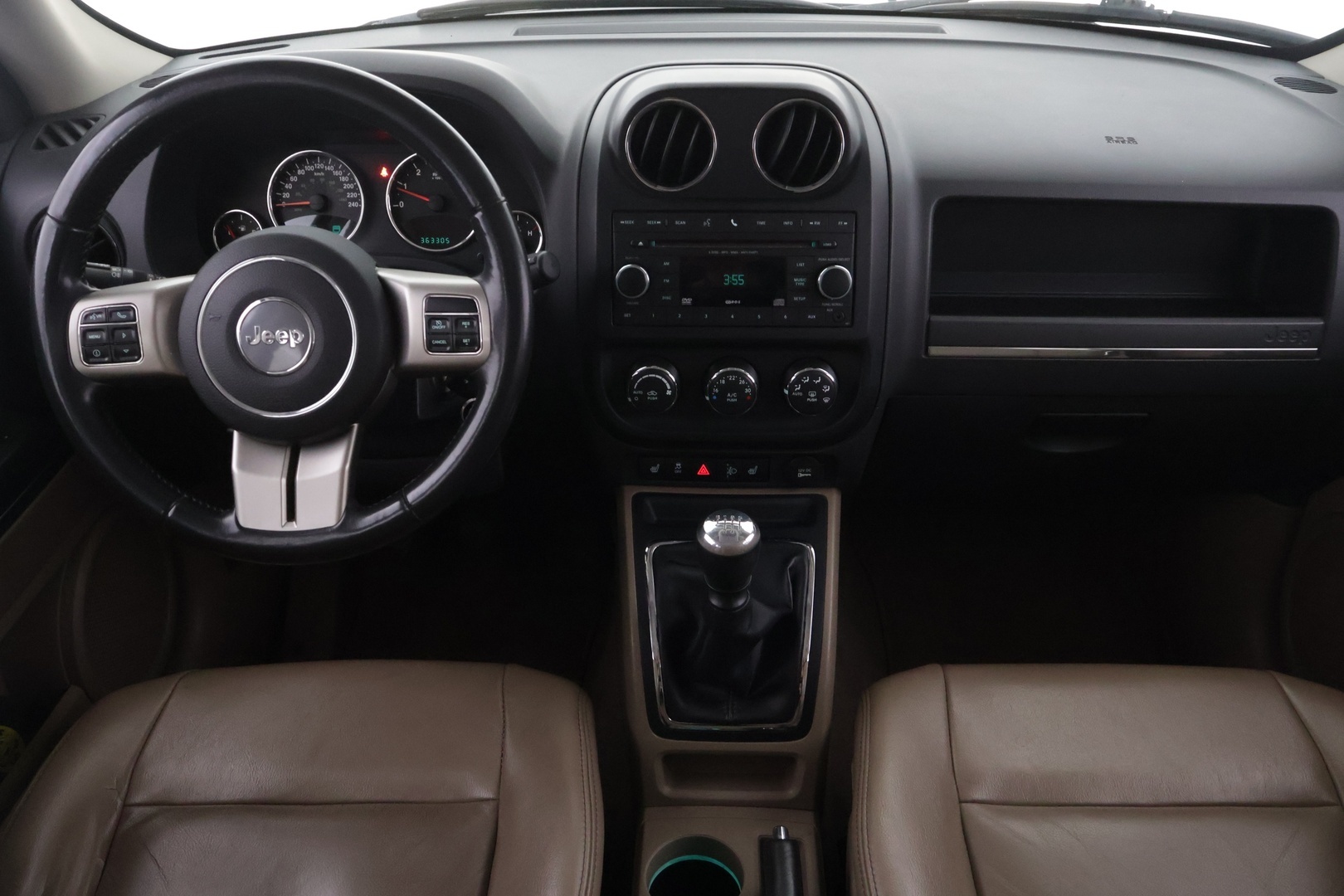 Jeep Patriot 2012 2,2 CRD Limited *YritysOutlet - Myydään vain yrityksille* - *Vaalea nahka sisusta / Koukku / Suomi auto*