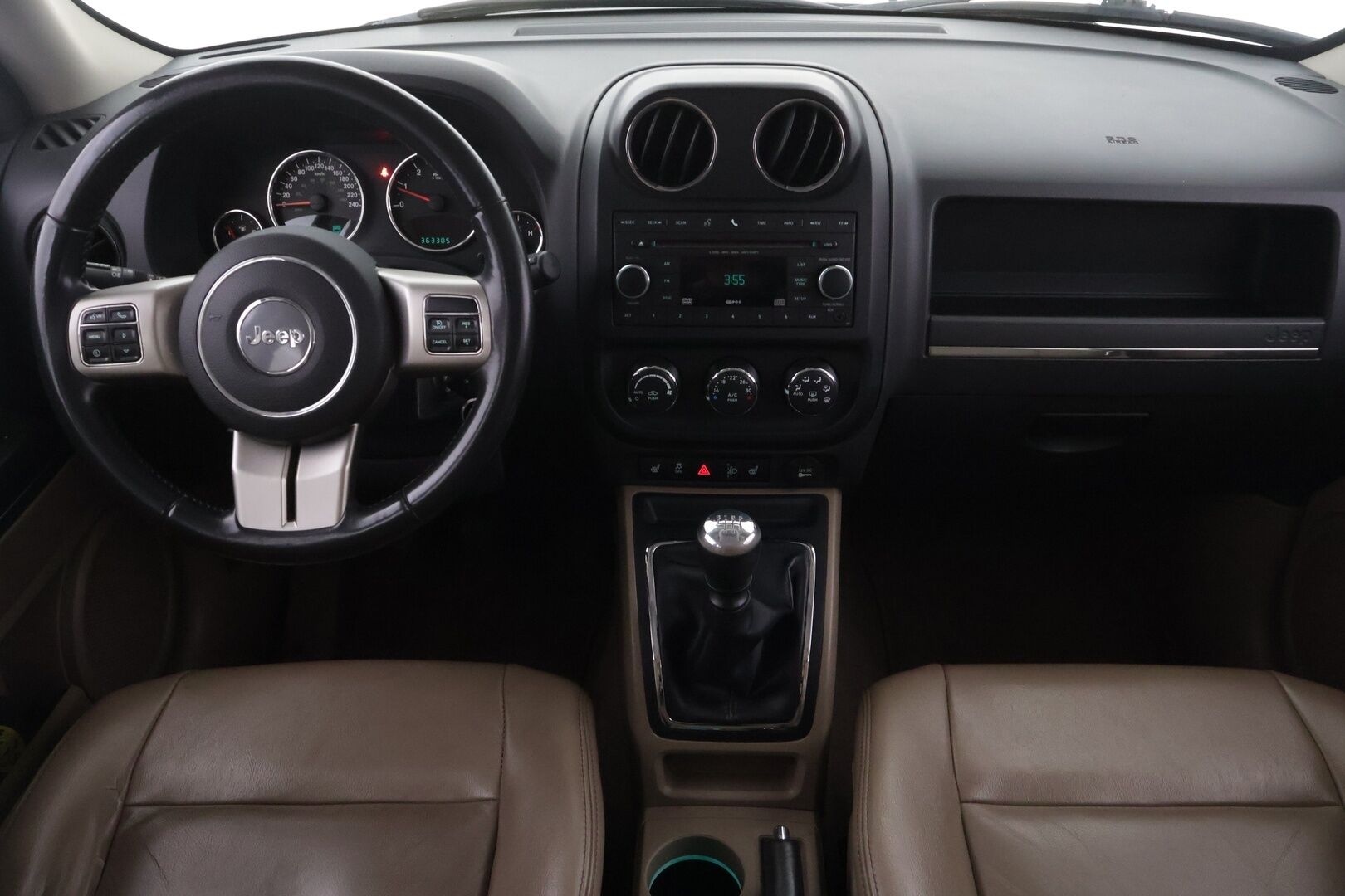 Jeep Patriot 2012 2,2 CRD Limited  *Myydään huutokaupat.com* - *Vaalea nahka sisusta / Koukku / Suomi auto*