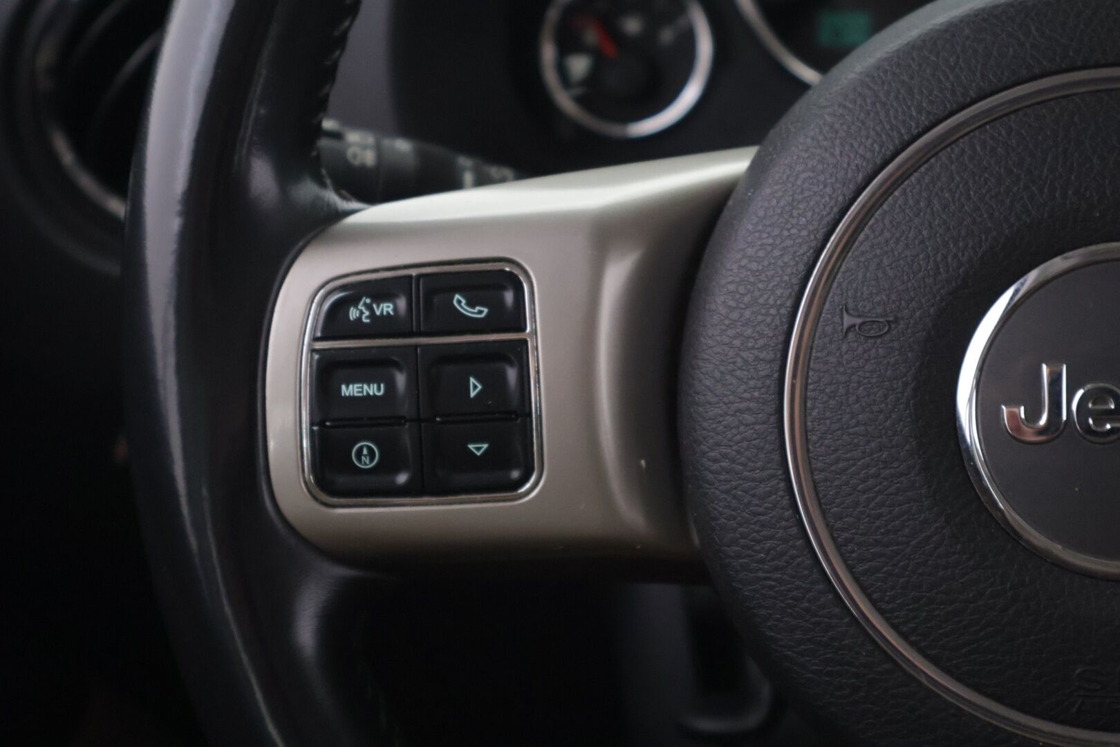 Jeep Patriot 2012 2,2 CRD Limited *YritysOutlet - Myydään vain yrityksille* - *Vaalea nahka sisusta / Koukku / Suomi auto*