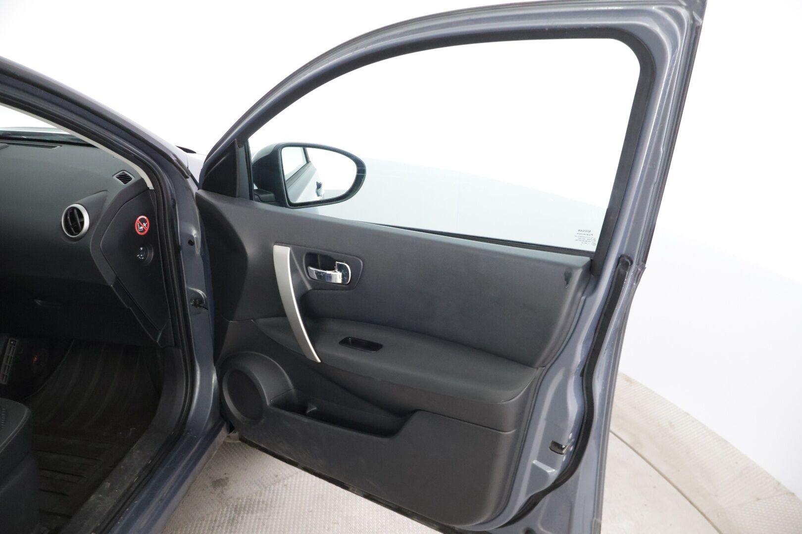 Nissan Qashqai 2010 2,0 Acenta 6 MT 2 WD RPS APR09 * Vakkari / Lohko / Tutkat / Koukku / Autom.ilmastointi 2-alueinen / 2x hyvät renkaat * - * Juuri saapunut / Siistikuntoinen / Hyvin huollettu * - HULLU BLACKWEEK KORKOTARJOUS 2,49%