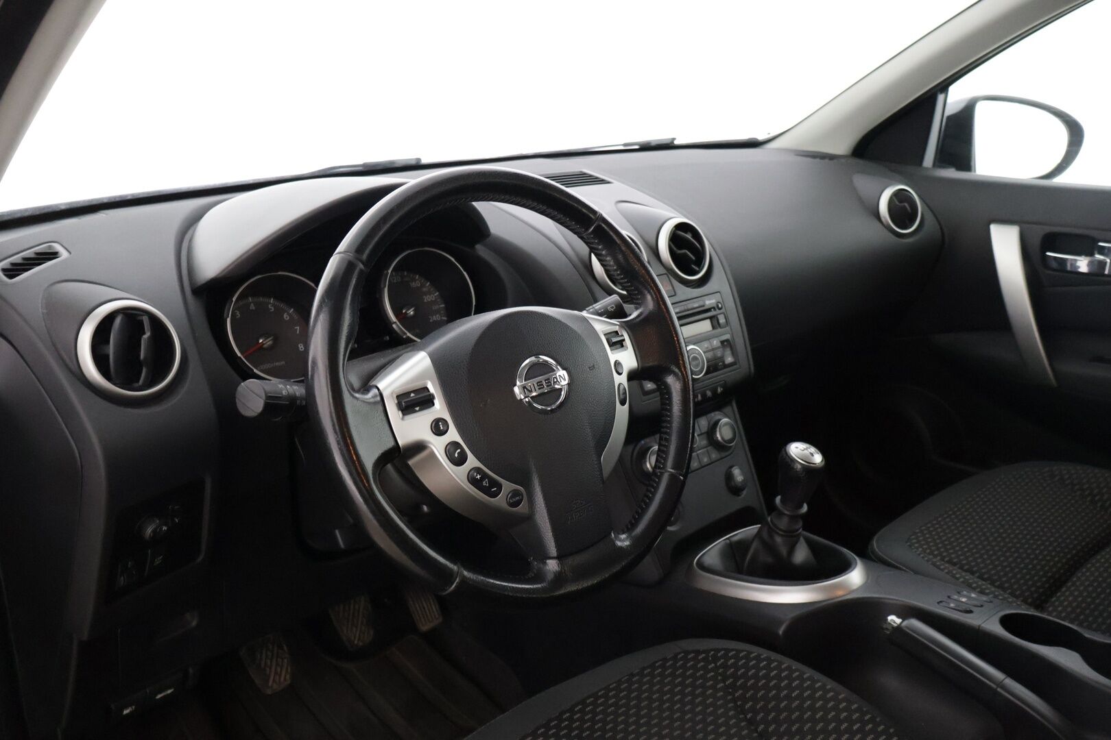 Nissan Qashqai 2010 2,0 Acenta 6 MT 2 WD RPS APR09 * Vakkari / Lohko / Tutkat / Koukku / Autom.ilmastointi 2-alueinen / 2x hyvät renkaat * - * Juuri saapunut / Siistikuntoinen / Hyvin huollettu * - HULLU BLACKWEEK KORKOTARJOUS 2,49%