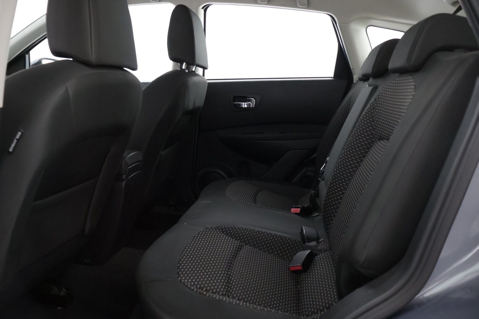 Nissan Qashqai 2010 2,0 Acenta 6 MT 2 WD RPS APR09 * Vakkari / Lohko / Tutkat / Koukku / Autom.ilmastointi 2-alueinen / 2x hyvät renkaat * - * Juuri saapunut / Siistikuntoinen / Hyvin huollettu * - HULLU BLACKWEEK KORKOTARJOUS 2,49%