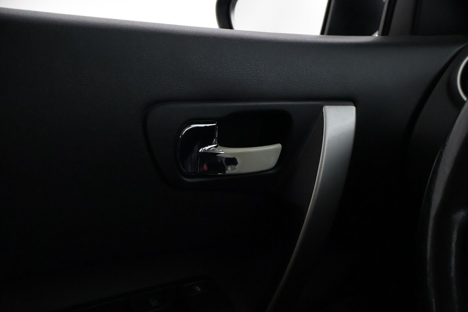 Nissan Qashqai 2010 2,0 Acenta 6 MT 2 WD RPS APR09 * Vakkari / Lohko / Tutkat / Koukku / Autom.ilmastointi 2-alueinen / 2x hyvät renkaat * - * Juuri saapunut / Siistikuntoinen / Hyvin huollettu * - HULLU BLACKWEEK KORKOTARJOUS 2,49%