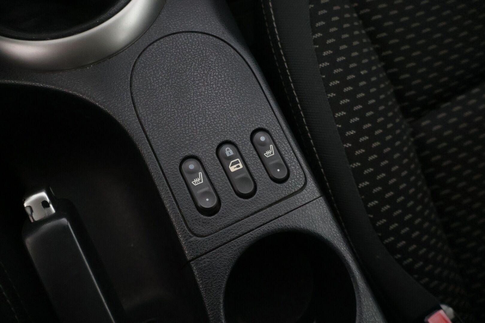 Nissan Qashqai 2010 2,0 Acenta 6 MT 2 WD RPS APR09 * Vakkari / Lohko / Tutkat / Koukku / Autom.ilmastointi 2-alueinen / 2x hyvät renkaat * - * Juuri saapunut / Siistikuntoinen / Hyvin huollettu * - HULLU BLACKWEEK KORKOTARJOUS 2,49%