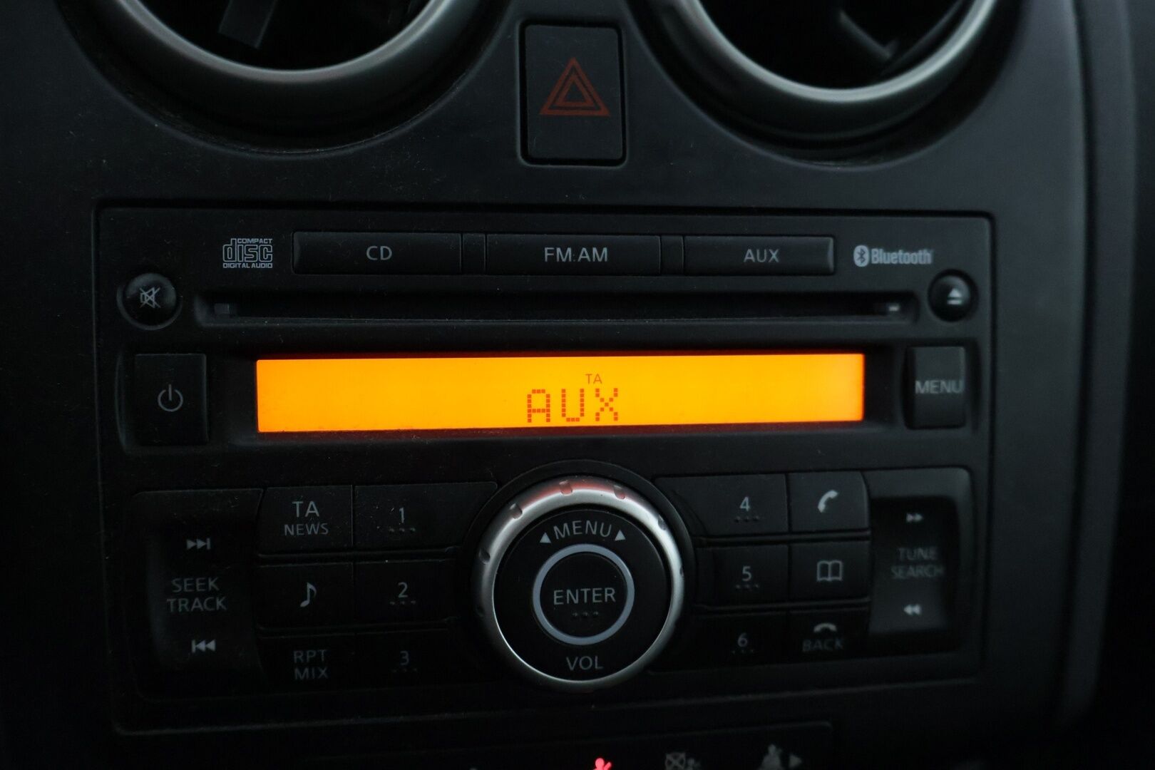 Nissan Qashqai 2010 2,0 Acenta 6 MT 2 WD RPS APR09 * Vakkari / Lohko / Tutkat / Koukku / Autom.ilmastointi 2-alueinen / 2x hyvät renkaat * - * Juuri saapunut / Siistikuntoinen / Hyvin huollettu * - HULLU BLACKWEEK KORKOTARJOUS 2,49%