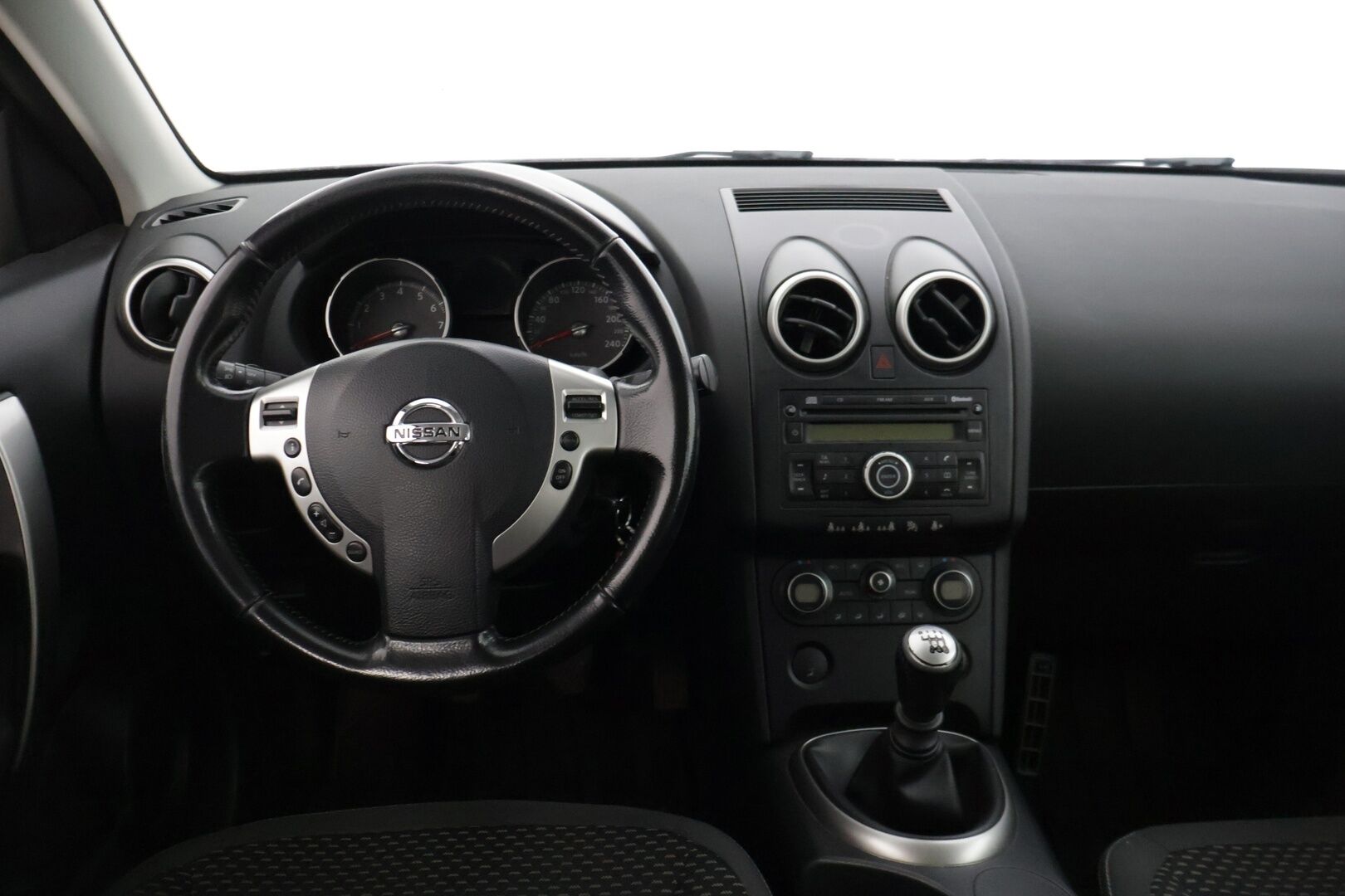 Nissan Qashqai 2010 2,0 Acenta 6 MT 2 WD RPS APR09 * Vakkari / Lohko / Tutkat / Koukku / Autom.ilmastointi 2-alueinen / 2x hyvät renkaat * - * Juuri saapunut / Siistikuntoinen / Hyvin huollettu * - HULLU BLACKWEEK KORKOTARJOUS 2,49%