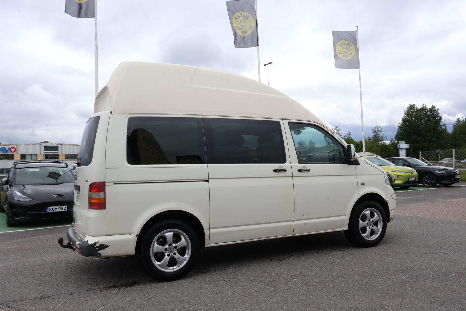 Volkswagen Transporter 2004 TRANSPORTER KOMBI 4ov 1896cm3 *MYYDÄÄN HUUTOKAUPAT.COM*