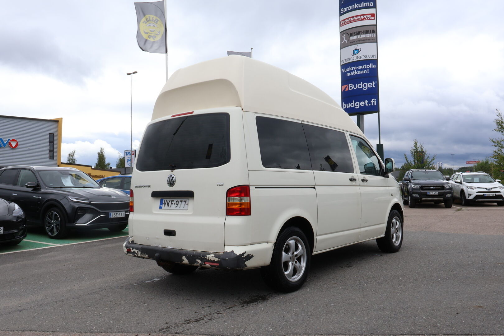 Volkswagen Transporter 2004 TRANSPORTER KOMBI 4ov 1896cm3 *MYYDÄÄN HUUTOKAUPAT.COM*