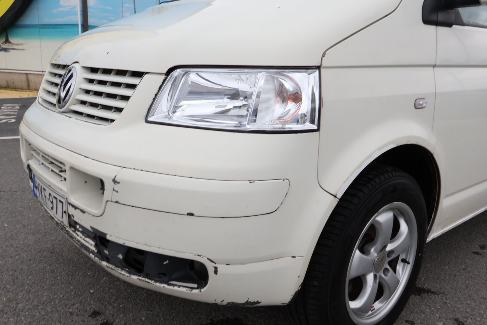 Volkswagen Transporter 2004 TRANSPORTER KOMBI 4ov 1896cm3 *MYYDÄÄN HUUTOKAUPAT.COM*