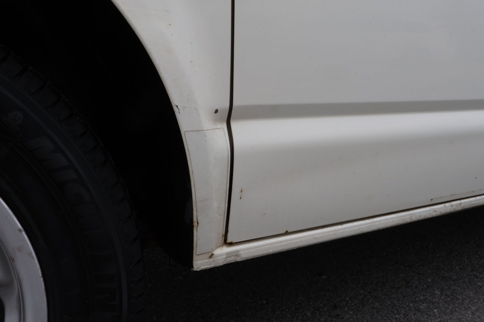 Volkswagen Transporter 2004 TRANSPORTER KOMBI 4ov 1896cm3 *MYYDÄÄN HUUTOKAUPAT.COM*
