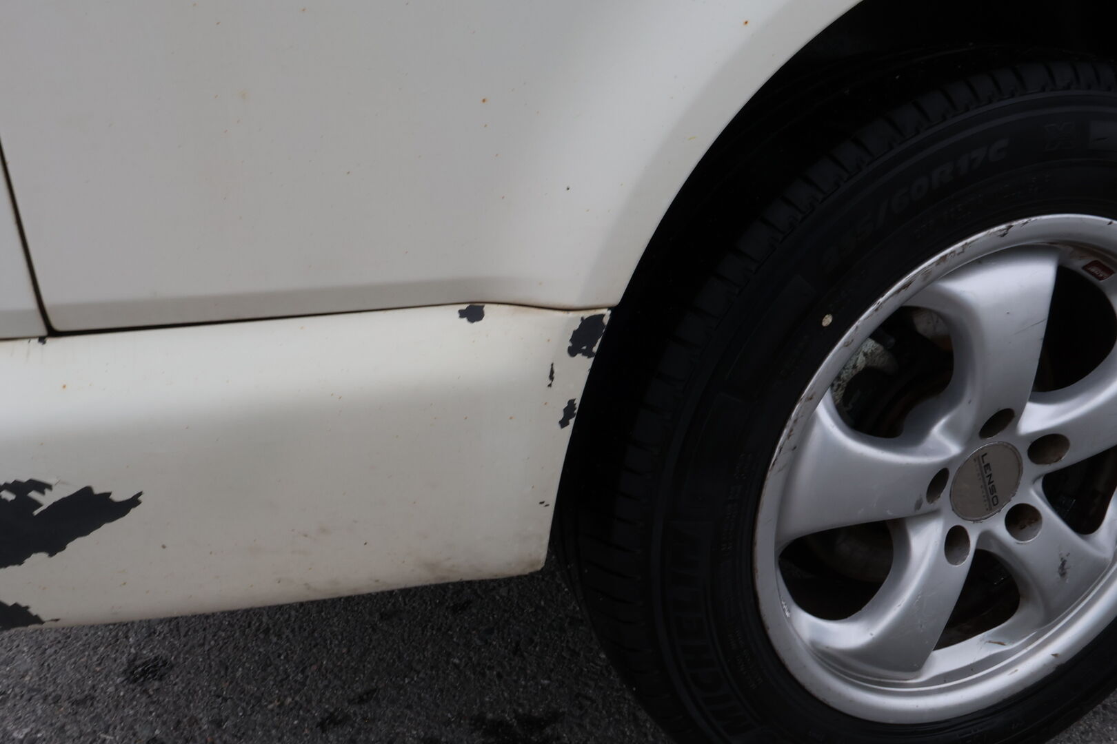 Volkswagen Transporter 2004 TRANSPORTER KOMBI 4ov 1896cm3 *MYYDÄÄN HUUTOKAUPAT.COM*
