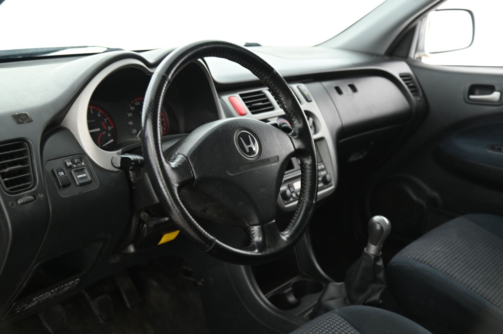 Honda HR-V 2004 4D HR-V HATCHBACK 1.6-GH47-4X4/245 Klassikko / Lohko / Koukku / Suomi-auto / MYYDÄÄN HUUTOKAUPAT.COM