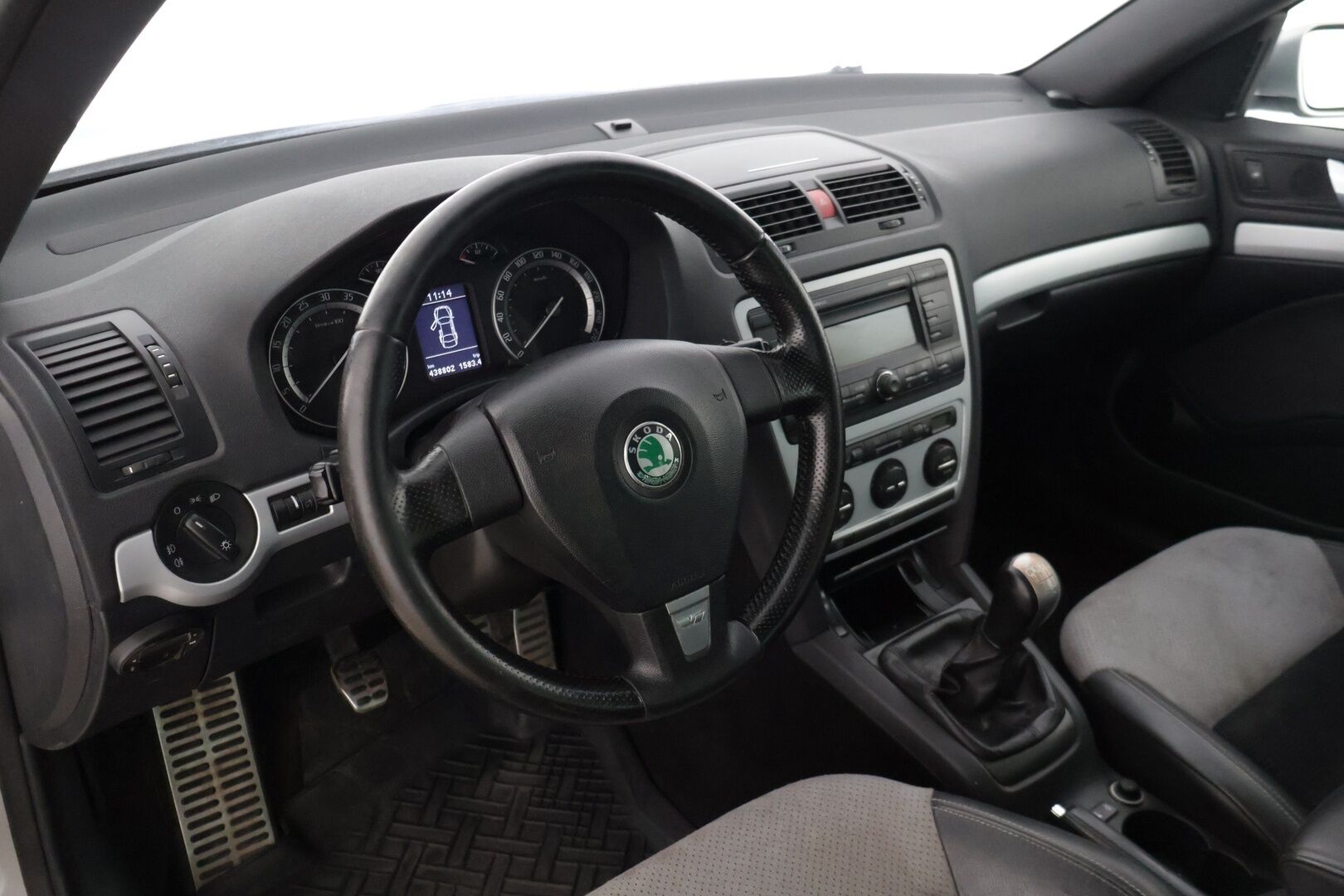 Skoda Octavia 2007 4D OCTAVIA RS COMBI 2.0TD *Yritys Outlet - Myydään vain yrityksille! / Webasto / Vetokoukku / Lohko / Vakkari / Kattokaiteet / Isofix / Kahdet renkaat / *