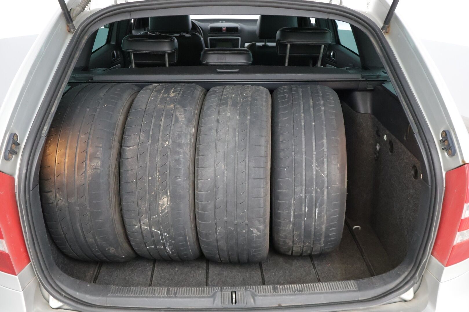 Skoda Octavia 2007 4D OCTAVIA RS COMBI 2.0TD *Yritys Outlet - Myydään vain yrityksille! / Webasto / Vetokoukku / Lohko / Vakkari / Kattokaiteet / Isofix / Kahdet renkaat / *