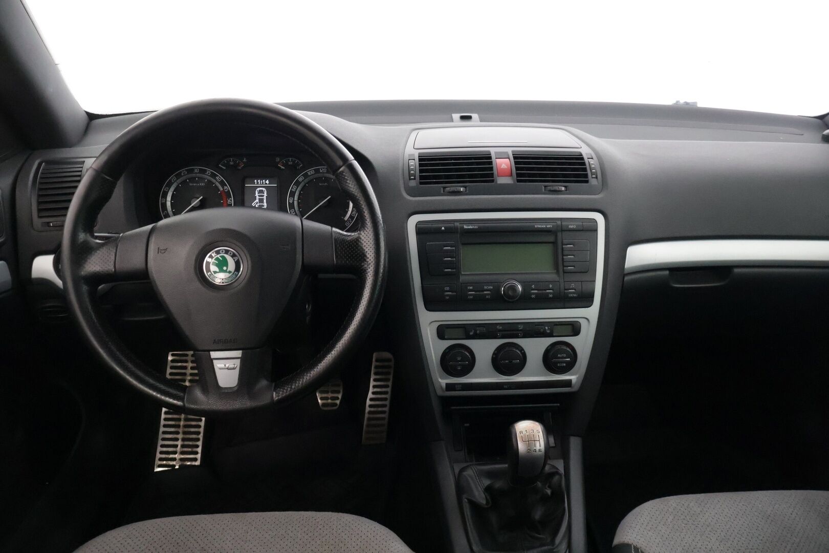 Skoda Octavia 2007 4D OCTAVIA RS COMBI 2.0TD *Yritys Outlet - Myydään vain yrityksille! / Webasto / Vetokoukku / Lohko / Vakkari / Kattokaiteet / Isofix / Kahdet renkaat / *