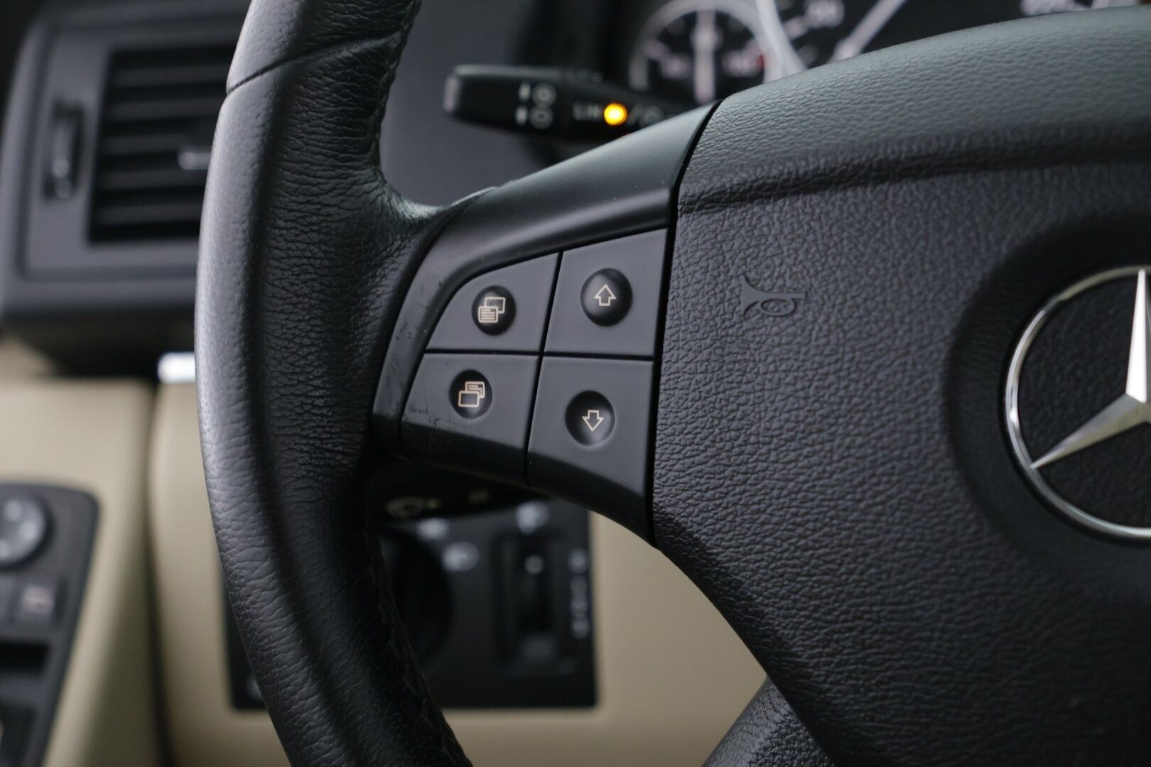 Mercedes-Benz B 2010 180 A Business - *YritysOutlet - Myydään vain Yrityksille* / Suomi-auto / Lohko+sisä / Vakkari / Vetokoukku / 2x Renkaat / Hyvät huollot!