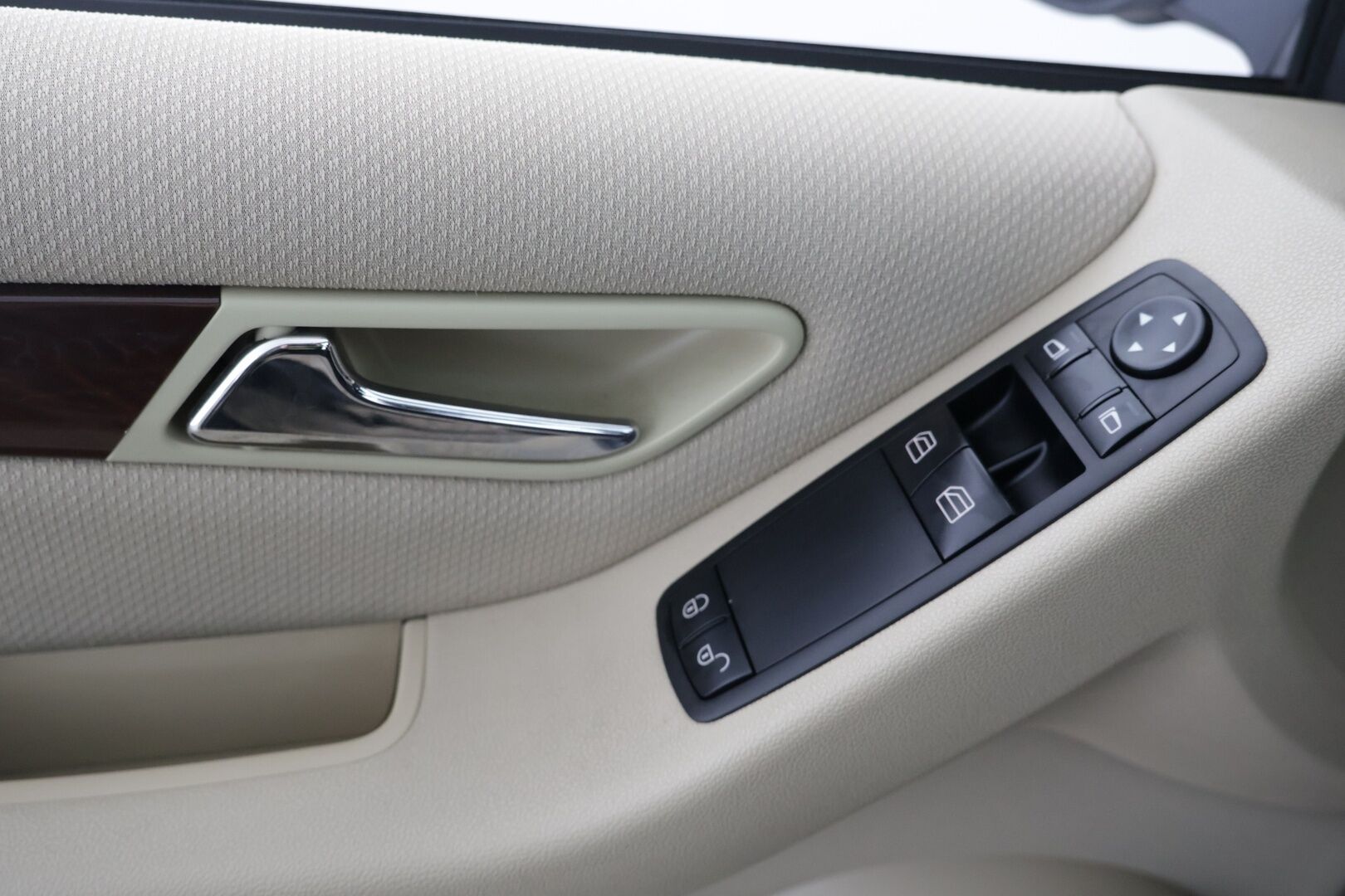 Mercedes-Benz B 2010 180 A Business - *YritysOutlet - Myydään vain Yrityksille* / Suomi-auto / Lohko+sisä / Vakkari / Vetokoukku / 2x Renkaat / Hyvät huollot!