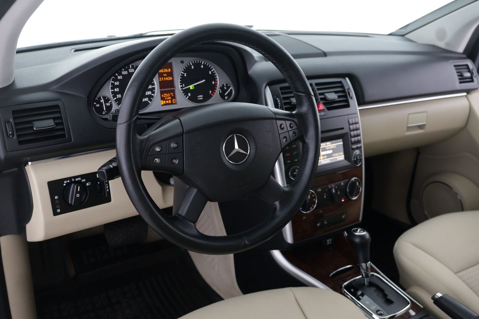 Mercedes-Benz B 2010 180 A Business - *YritysOutlet - Myydään vain Yrityksille* / Suomi-auto / Lohko+sisä / Vakkari / Vetokoukku / 2x Renkaat / Hyvät huollot!