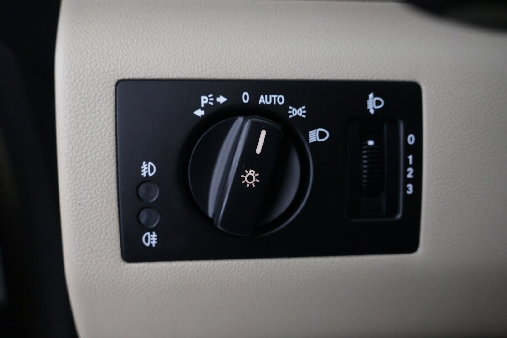 Mercedes-Benz B 2010 180 A Business - *YritysOutlet - Myydään vain Yrityksille* / Suomi-auto / Lohko+sisä / Vakkari / Vetokoukku / 2x Renkaat / Hyvät huollot!