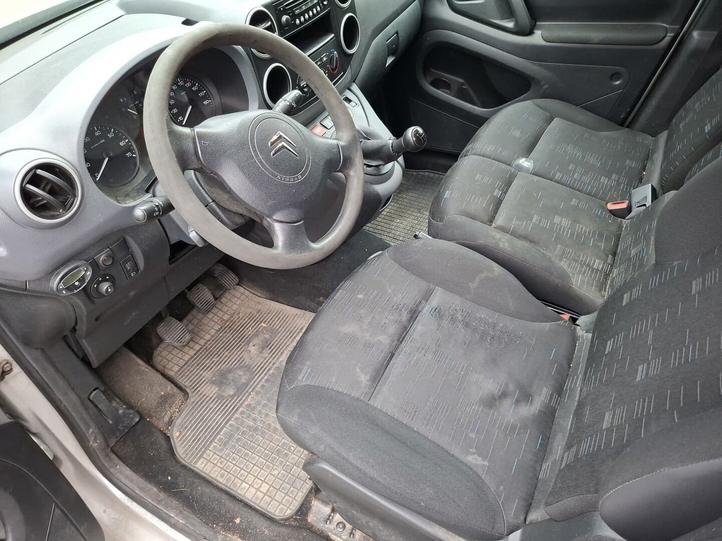 Citroen Berlingo Van 2010 HDi 90 L2 - | Myydään Huutokaupat.com | Webasto | Vakionopeudensäädin | Vetokoukku | Lohkolämmitin sisäpistokkeella | Ilmastointi | Kahdet renkaat ja vanteet |