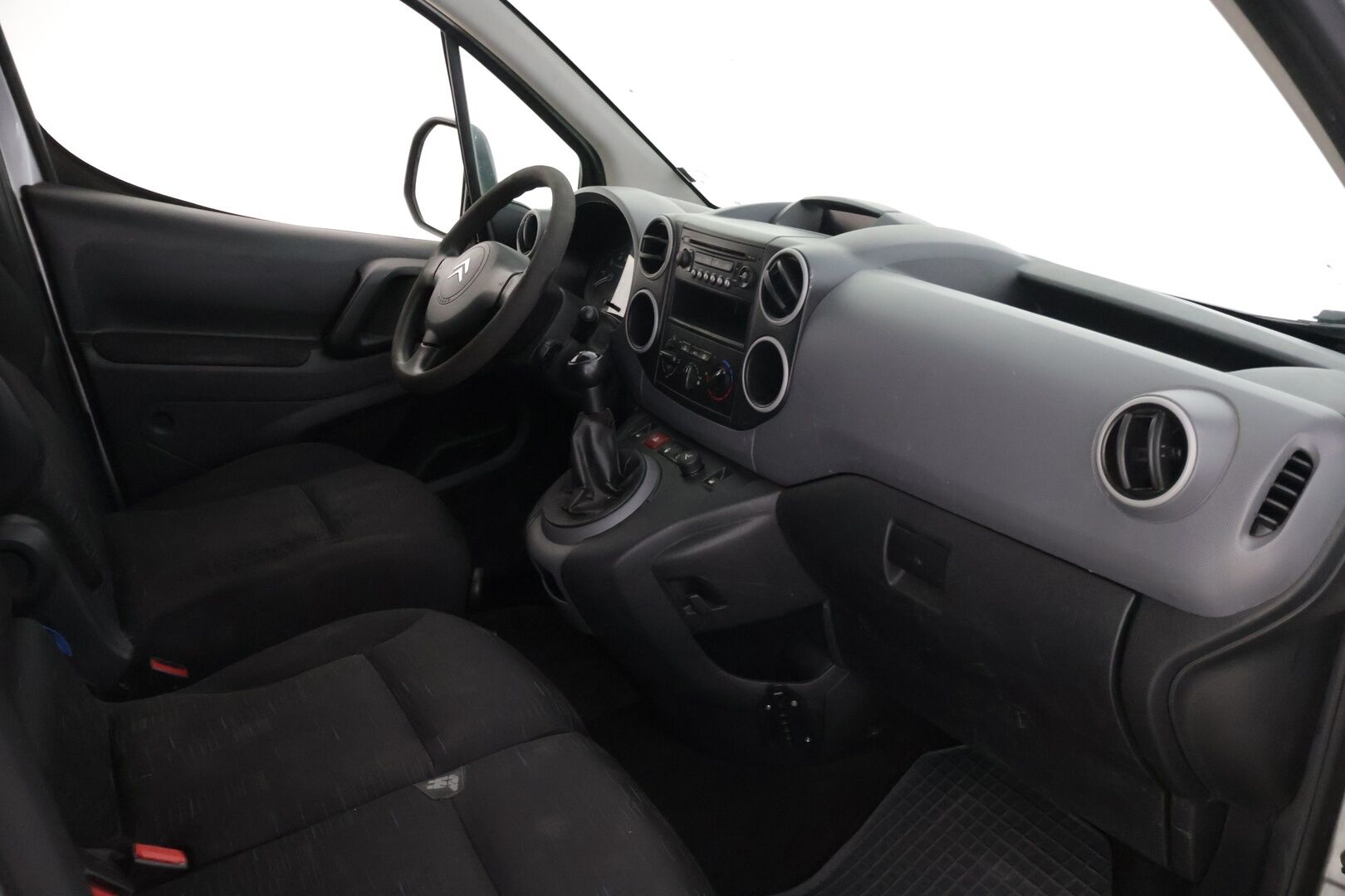 Citroen Berlingo Van 2010 HDi 90 L2 - | Myydään Huutokaupat.com | Webasto | Vakionopeudensäädin | Vetokoukku | Lohkolämmitin sisäpistokkeella | Ilmastointi | Kahdet renkaat ja vanteet |