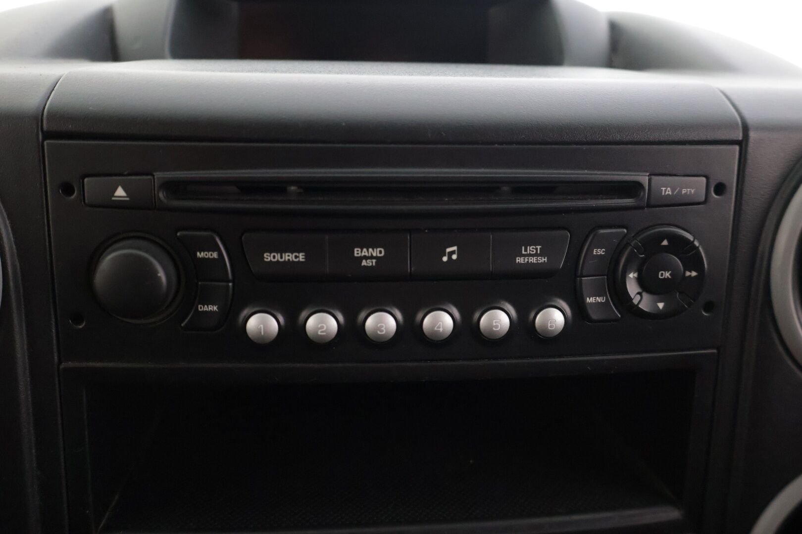 Citroen Berlingo Van 2010 HDi 90 L2 - | Myydään Huutokaupat.com | Webasto | Vakionopeudensäädin | Vetokoukku | Lohkolämmitin sisäpistokkeella | Ilmastointi | Kahdet renkaat ja vanteet |