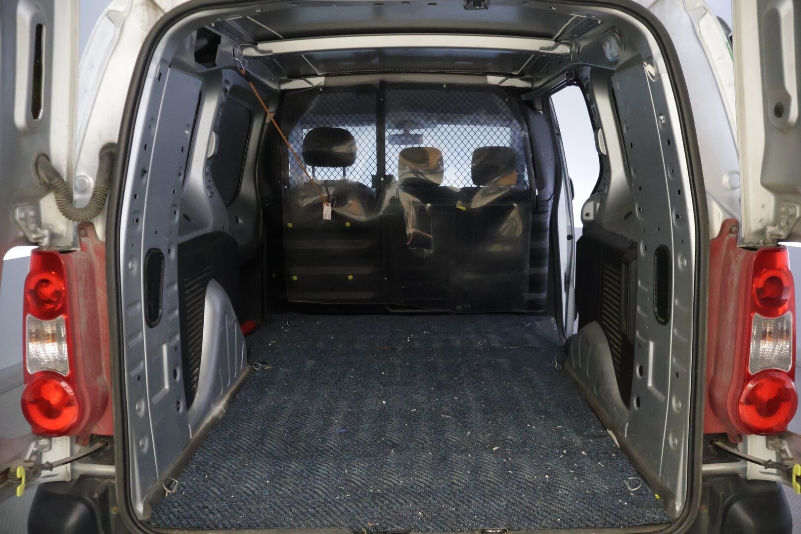 Citroen Berlingo Van 2010 HDi 90 L2 - | Myydään Huutokaupat.com | Webasto | Vakionopeudensäädin | Vetokoukku | Lohkolämmitin sisäpistokkeella | Ilmastointi | Kahdet renkaat ja vanteet |