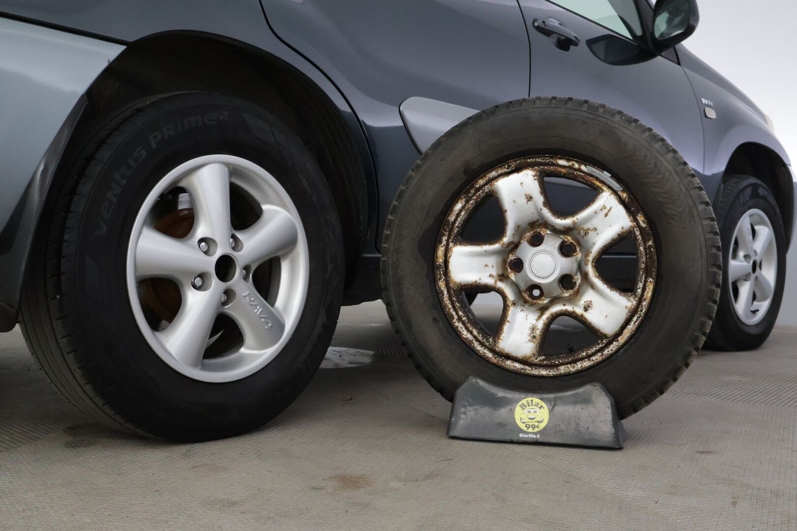 Toyota RAV4 2005 2,0 VVT-i 4WD * Lohkolämmitin / 2x renkaat / Vakkari / Tutkat * - *Kattavasti huollettu Suomiauto / Luotettavaa tekniikkaa edullisesti!*