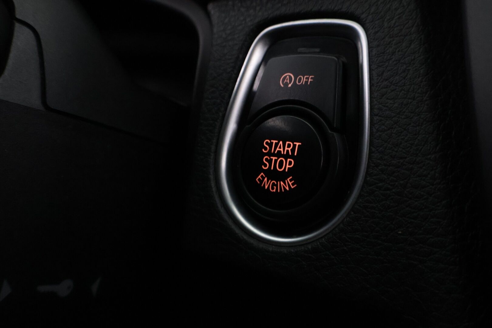 BMW 316 2013 TwinPower Turbo A F30 Sedan Business Automatic Edition *Xenon / Vakkari / Bluetooth / Tutkat * - * Suomi-auto / Kahdet renkaat / Taloudellinen ja edullinen käyttis *