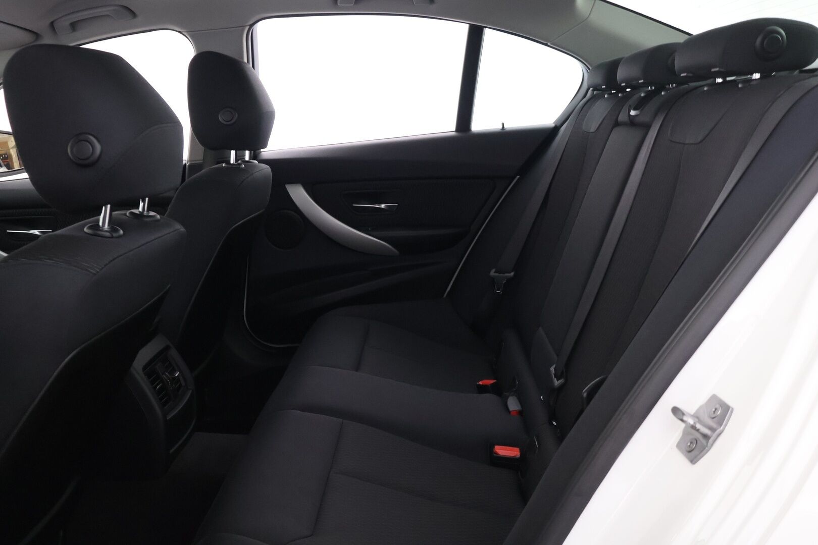 BMW 316 2013 TwinPower Turbo A F30 Sedan Business Automatic Edition *Xenon / Vakkari / Bluetooth / Tutkat * - * Suomi-auto / Kahdet renkaat / Taloudellinen ja edullinen käyttis *