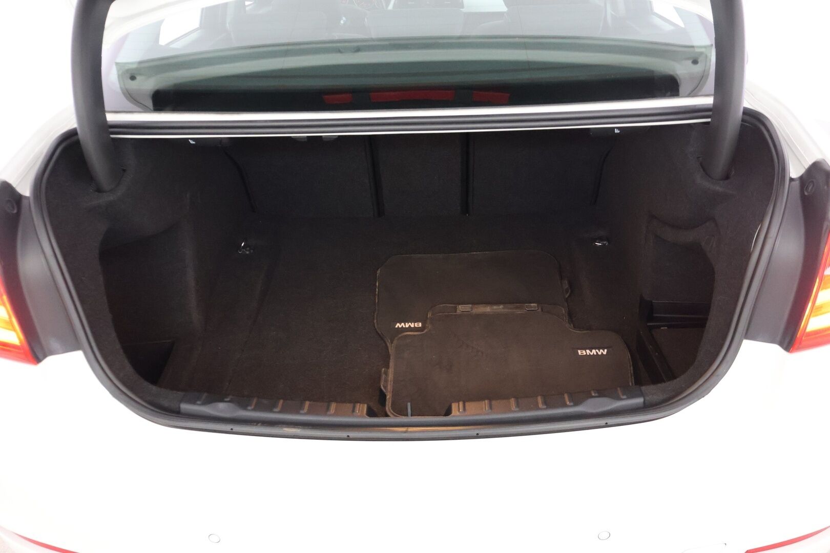 BMW 316 2013 TwinPower Turbo A F30 Sedan Business Automatic Edition *Xenon / Vakkari / Bluetooth / Tutkat * - * Suomi-auto / Kahdet renkaat / Taloudellinen ja edullinen käyttis *