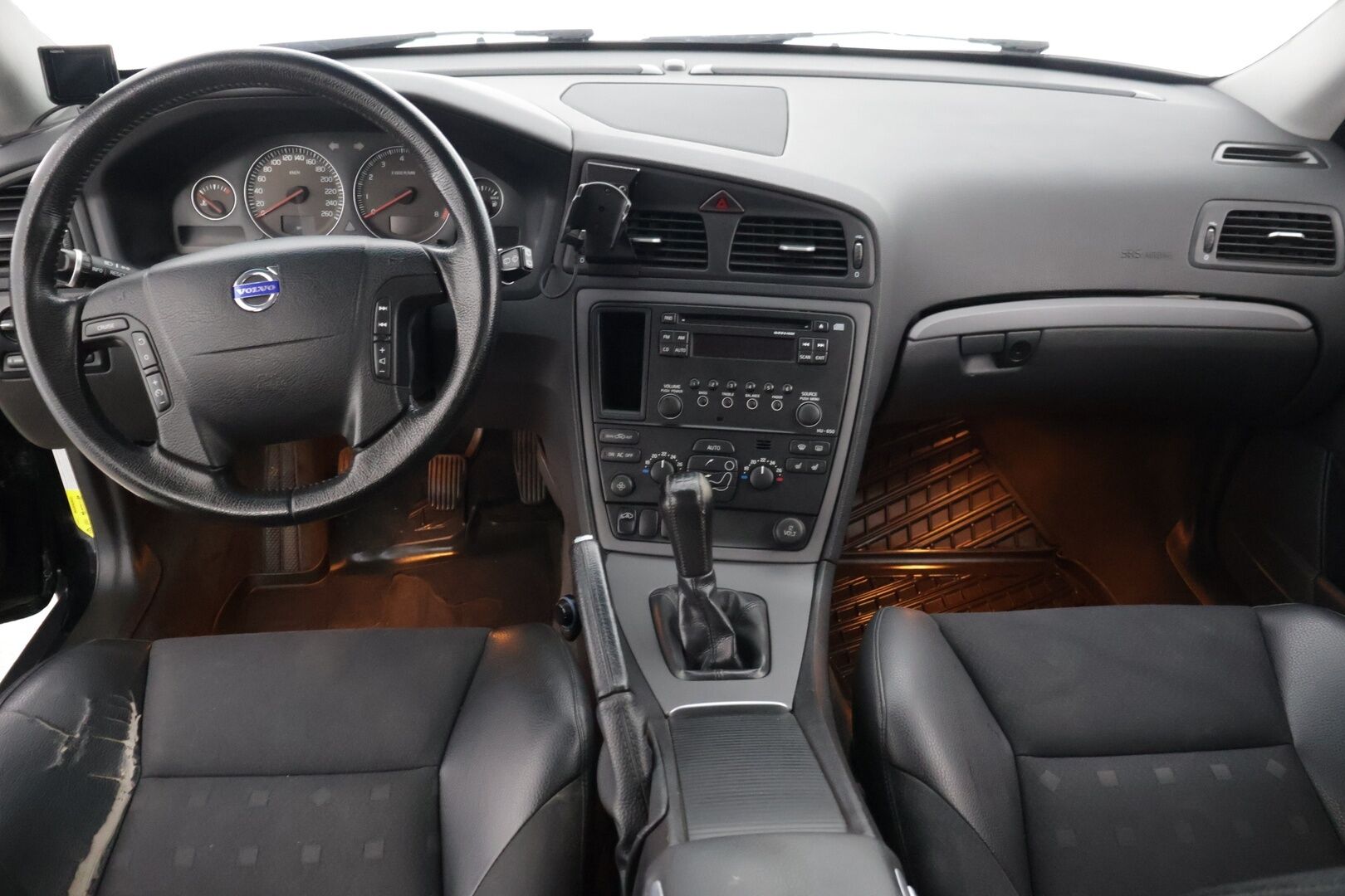 Volvo V70 2007 2,4 (140) Business man *MYYDÄÄN HUUTOKAUPAT.COM*