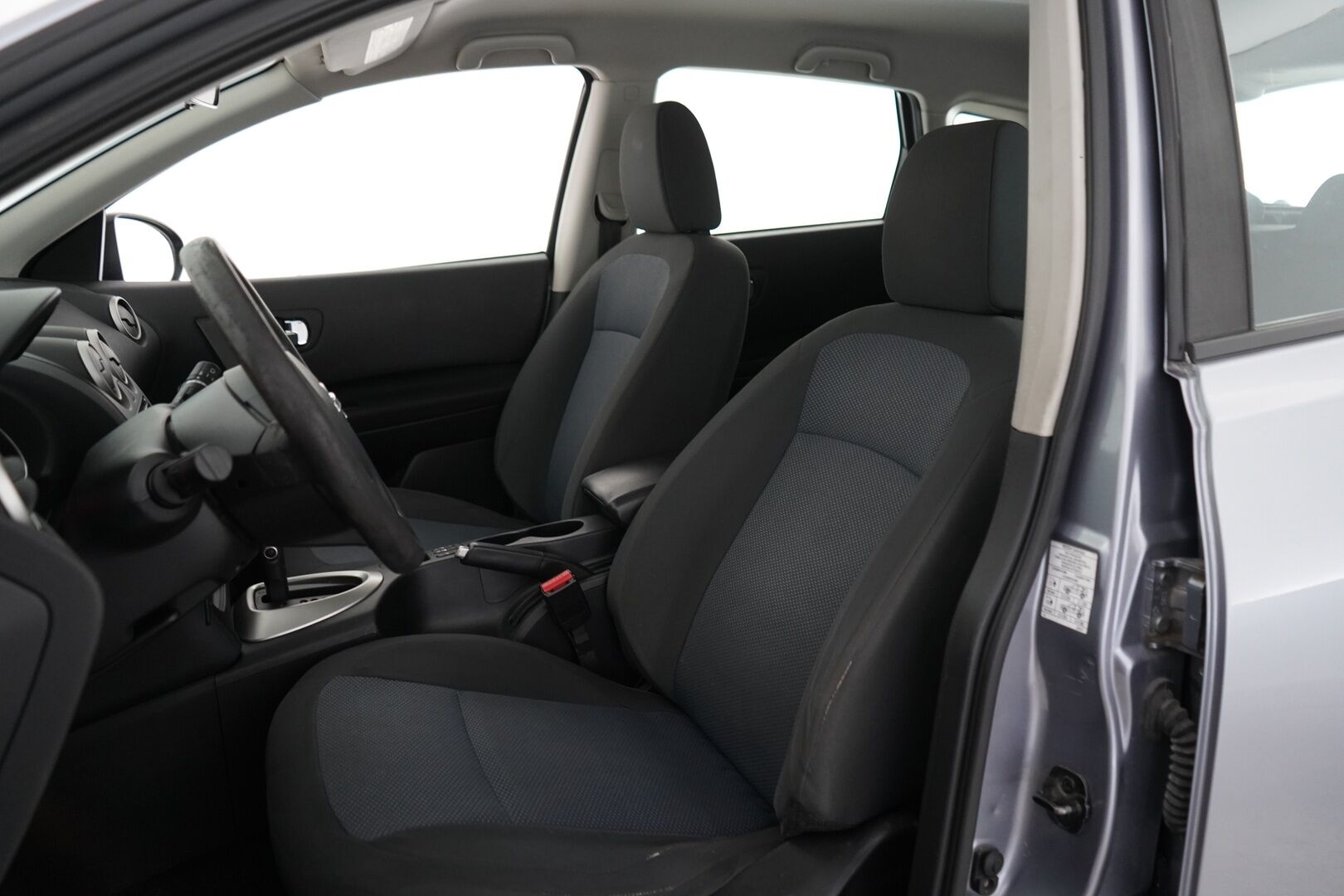 Nissan Qashqai 2013 1,6L Visia 2WD CVT Cruise - Lohko | Vakkari | kahdet renkaat Nissanin alumiinivantein | Säntillisesti huollettu | Seuraava katsastus 20.4.2027 | Suomi-auto