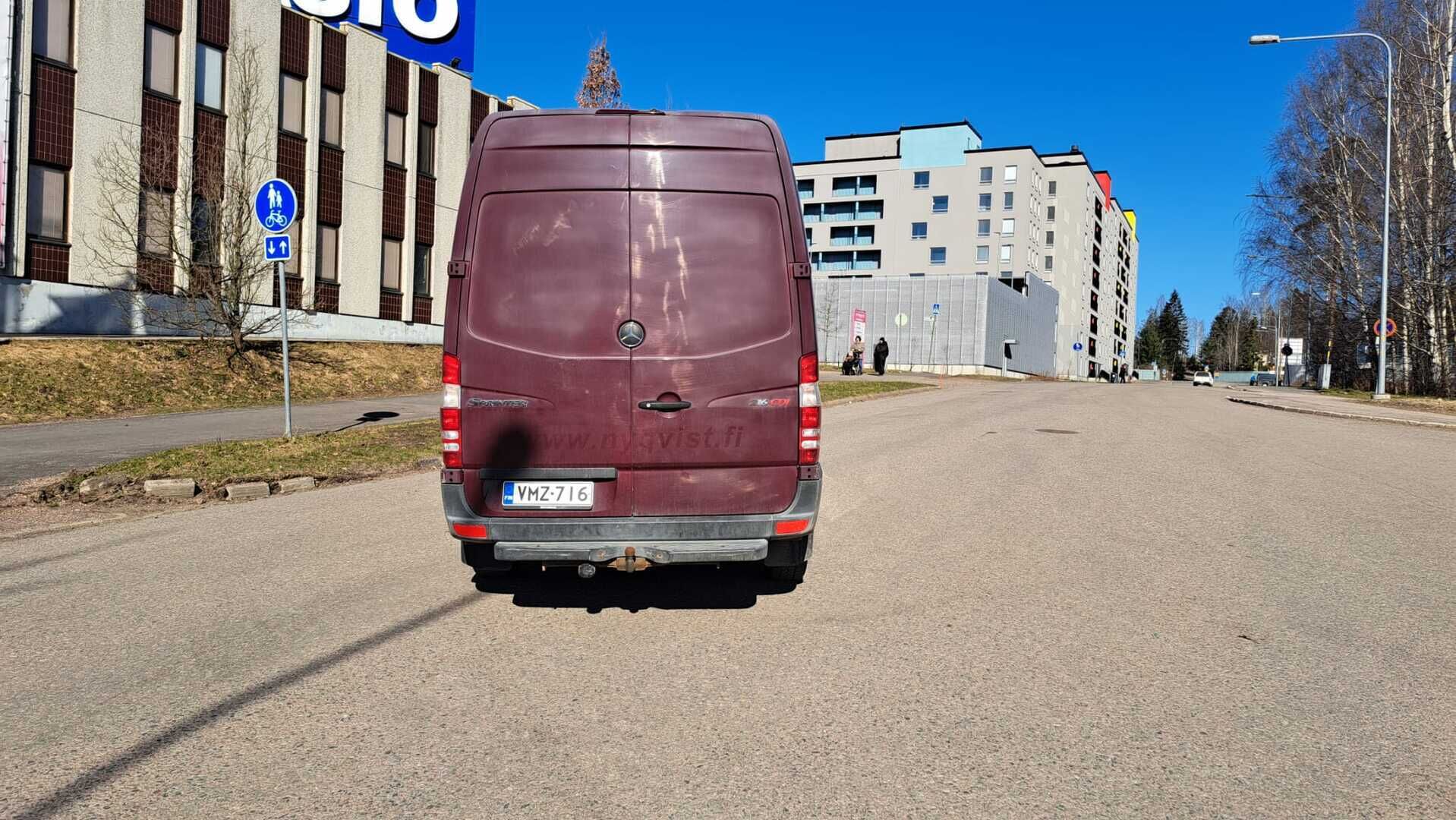 Mercedes-Benz Sprinter 2013 216CDI-3,0/37K keskipitkä A2 BE * Vakionopeudensäädin / Tuulilasinlämmitin / Valaistettu takatila * - Suomi auto / 2x Renkaat / B-Kortilla ajettava - HULLUT AVAJAISHULINAT KORKOTARJOUS 3,29 %