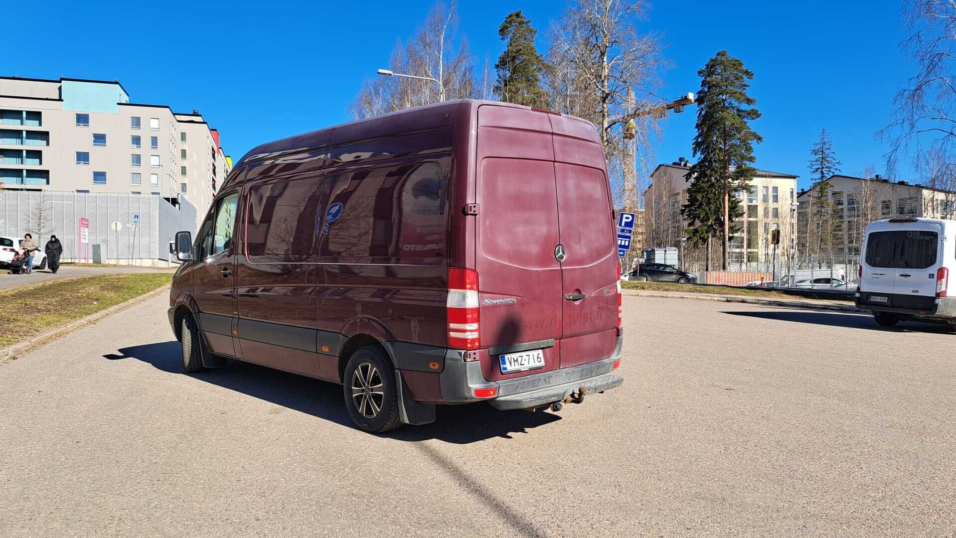 Mercedes-Benz Sprinter 2013 216CDI-3,0/37K keskipitkä A2 BE * Vakionopeudensäädin / Tuulilasinlämmitin / Valaistettu takatila * - Suomi auto / 2x Renkaat / B-Kortilla ajettava - HULLUT AVAJAISHULINAT KORKOTARJOUS 3,29 %