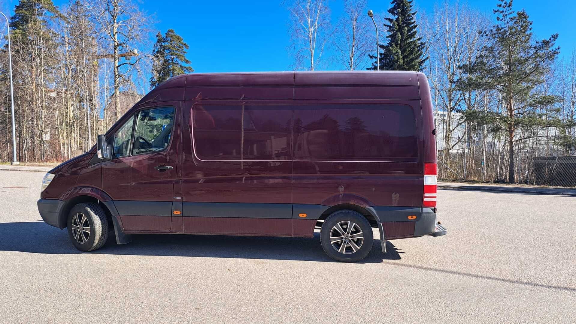 Mercedes-Benz Sprinter 2013 216CDI-3,0/37K keskipitkä A2 BE * Vakionopeudensäädin / Tuulilasinlämmitin / Valaistettu takatila * - Suomi auto / 2x Renkaat / B-Kortilla ajettava - HULLUT AVAJAISHULINAT KORKOTARJOUS 3,29 %