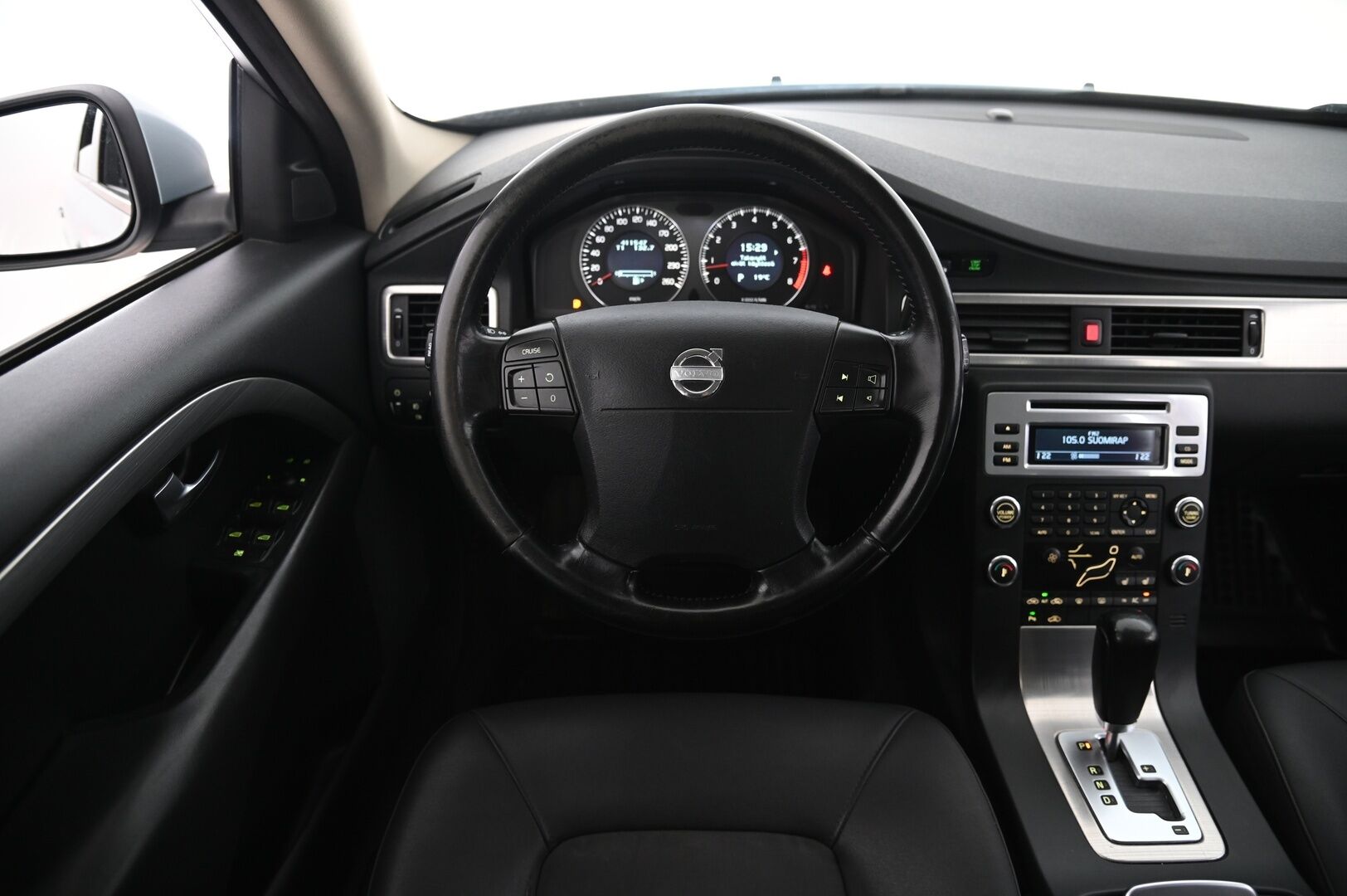 Volvo V70 2007 2.5T Bensa Turbo*Myydään Huutokaupat.com* - VAKKARI / TEHOKAS / HYVIN HUOLLETTU / MYYDÄÄN HUUTOKAUPAT.COMISSA 