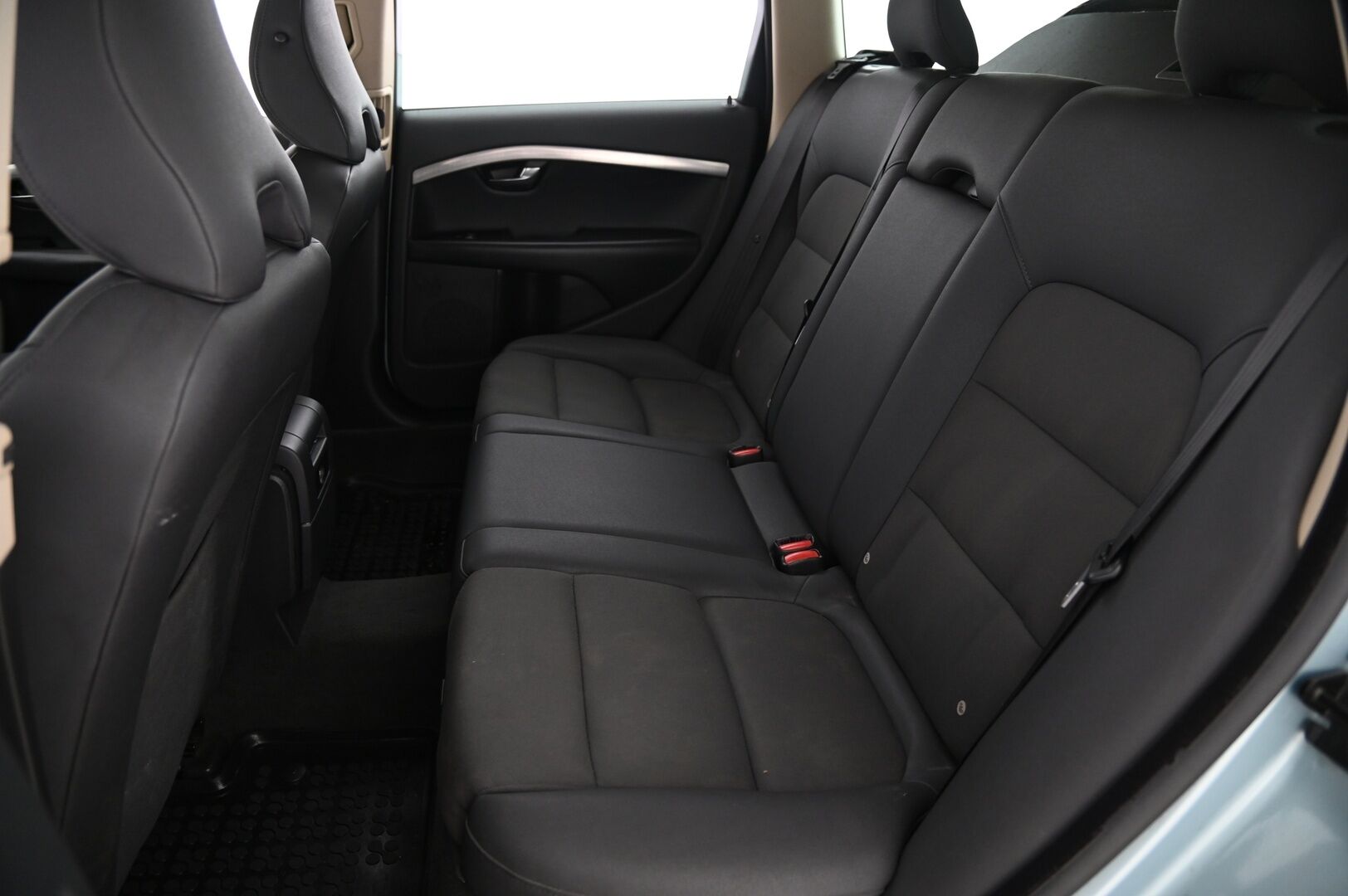 Volvo V70 2007 2.5T Bensa Turbo*Myydään Huutokaupat.com* - VAKKARI / TEHOKAS / HYVIN HUOLLETTU / MYYDÄÄN HUUTOKAUPAT.COMISSA 