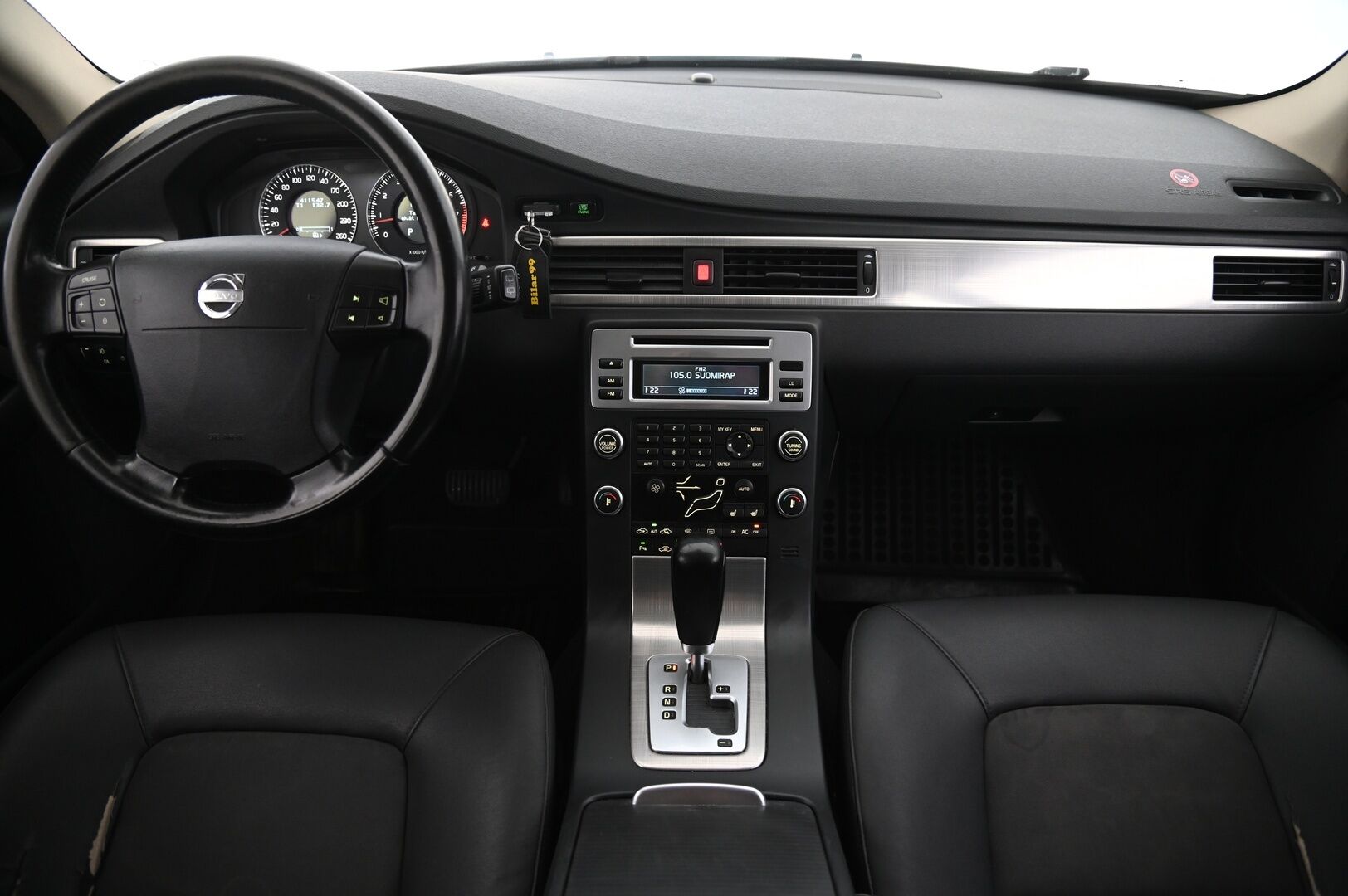 Volvo V70 2007 2.5T Bensa Turbo*Myydään Huutokaupat.com* - VAKKARI / TEHOKAS / HYVIN HUOLLETTU / MYYDÄÄN HUUTOKAUPAT.COMISSA 