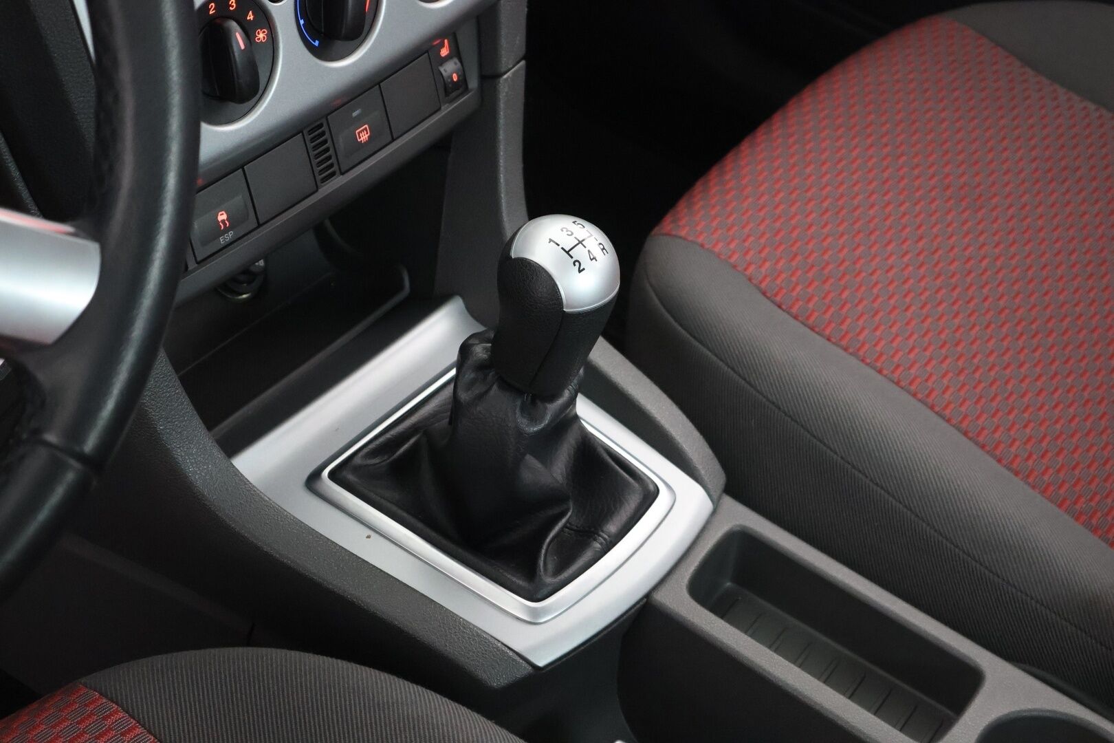 Ford Focus 2007 1,6 100hv Collection M5 Sedan - YritysOutlet - Myydään vain yrityksille - - YritysOutlet - Myydään vain yrityksille