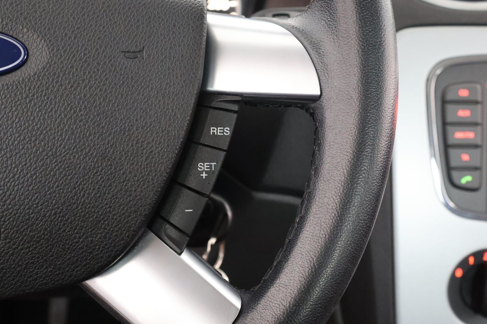 Ford Focus 2007 1,6 100hv Collection M5 Sedan - YritysOutlet - Myydään vain yrityksille - - YritysOutlet - Myydään vain yrityksille